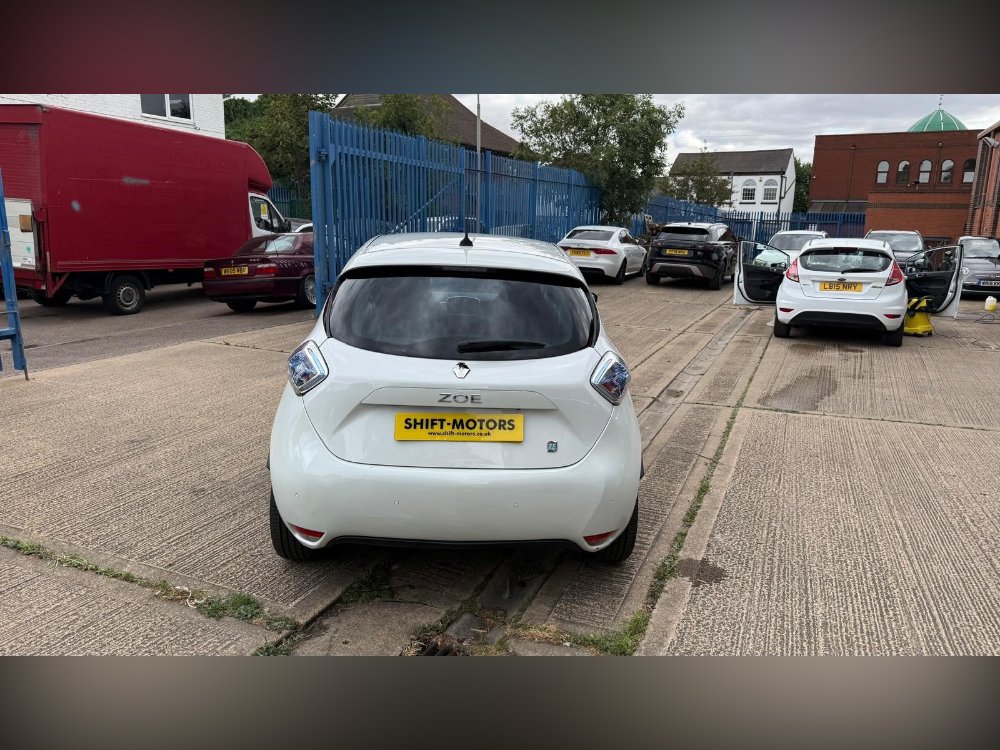 White 2014 Renault Zoe 22kWh Dynamique Intens Hatchback 5dr Electric Auto Battery Lease 88 bhp in LEICESTER