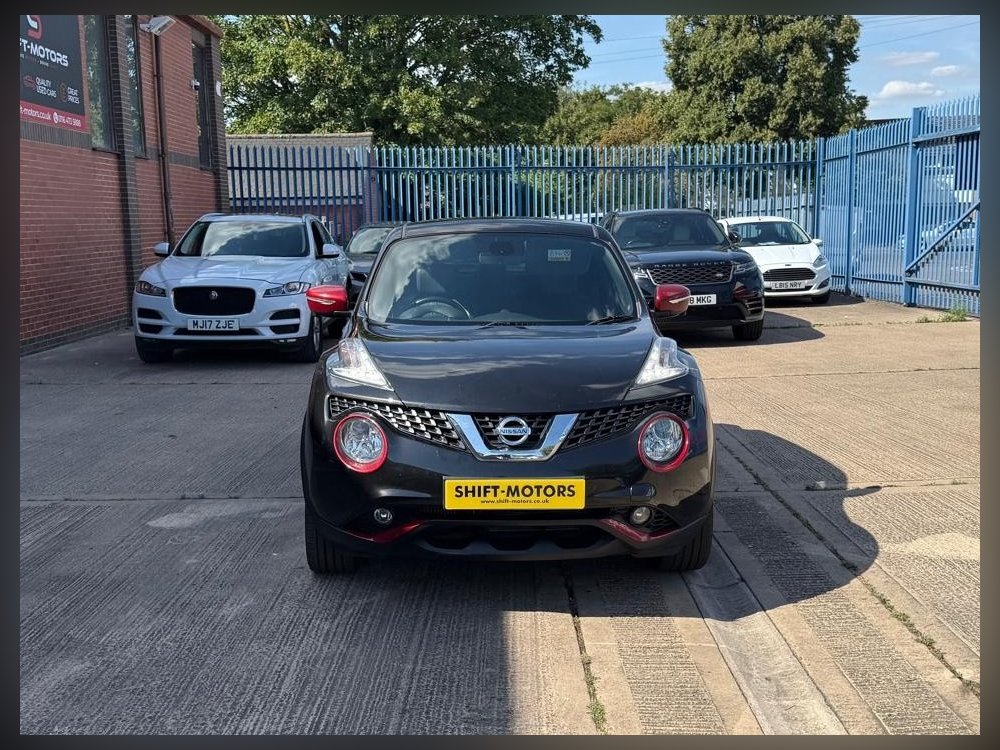 Black Nissan Juke 1.2 DIG-T Tekna SUV 5dr Petrol Manual Euro 6 s/s 115 ps