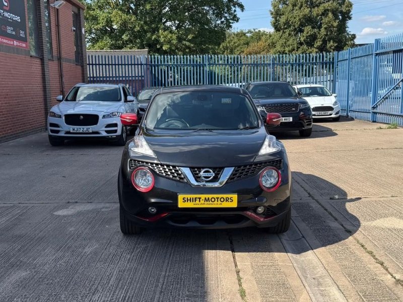 Black Nissan Juke 1.2 DIG-T Tekna SUV 5dr Petrol Manual Euro 6 s/s 115 ps