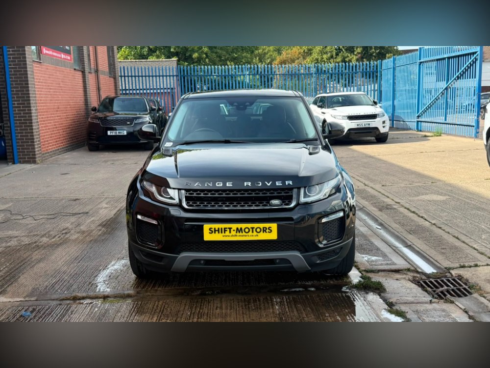 Black Land Rover Range Rover Evoque 2.0 TD4 SE Tech SUV 5dr Diesel Auto 4WD Euro 6 s/s 180 ps