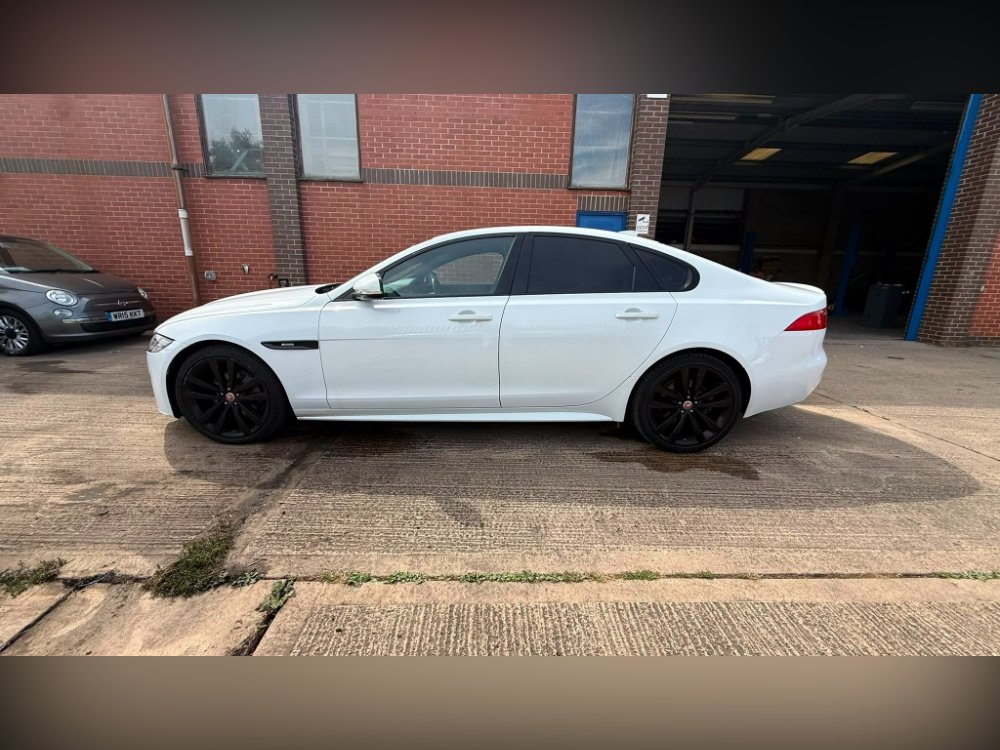 Jaguar XF 2.0d R-Sport Saloon 4dr Diesel Auto Euro 6 s/s 180 ps for sale in LEICESTER