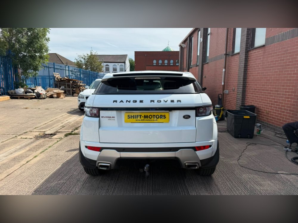 White Land Rover Range Rover Evoque 2.2 SD4 Dynamic Coupe 3dr Diesel Auto 4WD Euro 5 190 ps