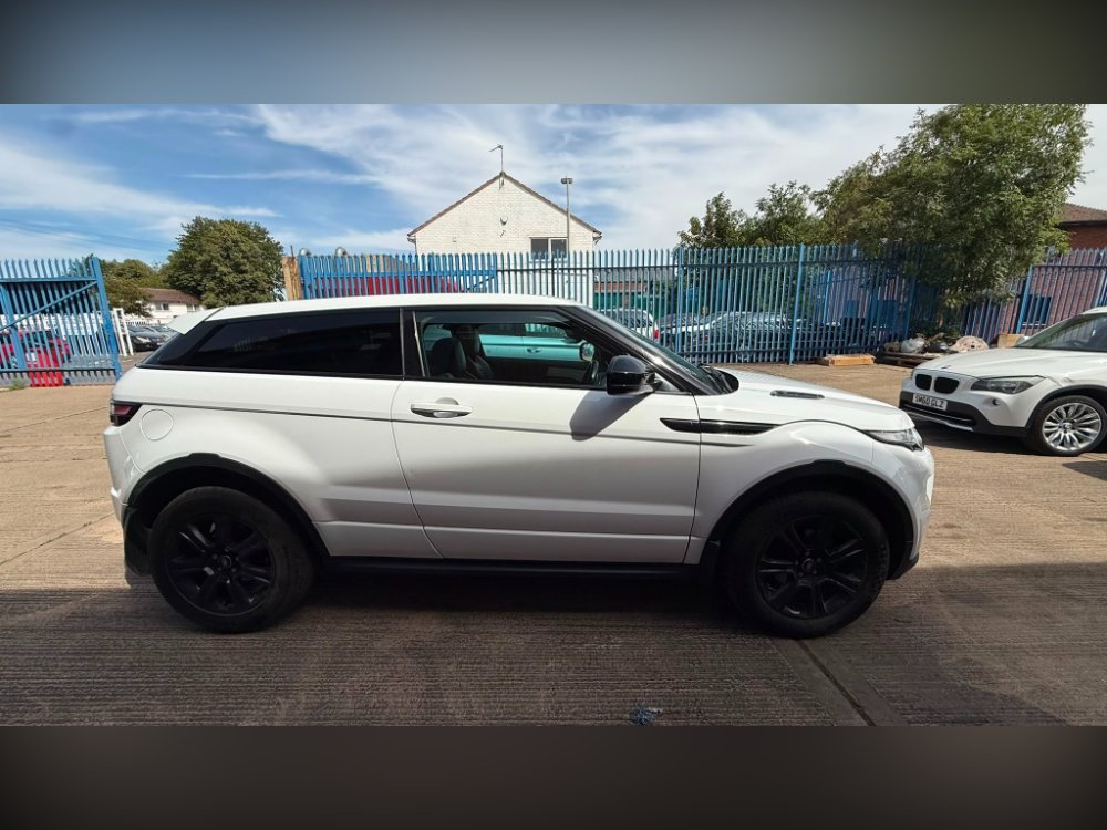 White 2012 Land Rover Range Rover Evoque 2.2 SD4 Dynamic Coupe 3dr Diesel Auto 4WD Euro 5 190 ps in LEICESTER