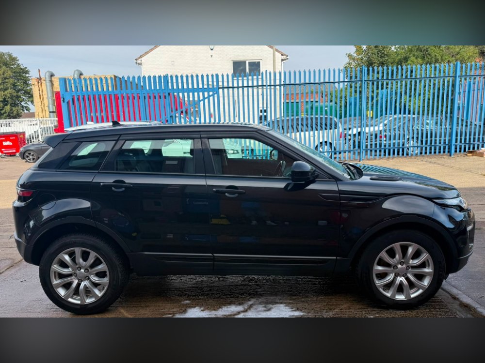 Black 2016 Land Rover Range Rover Evoque 2.0 TD4 SE Tech SUV 5dr Diesel Auto 4WD Euro 6 s/s 180 ps in LEICESTER