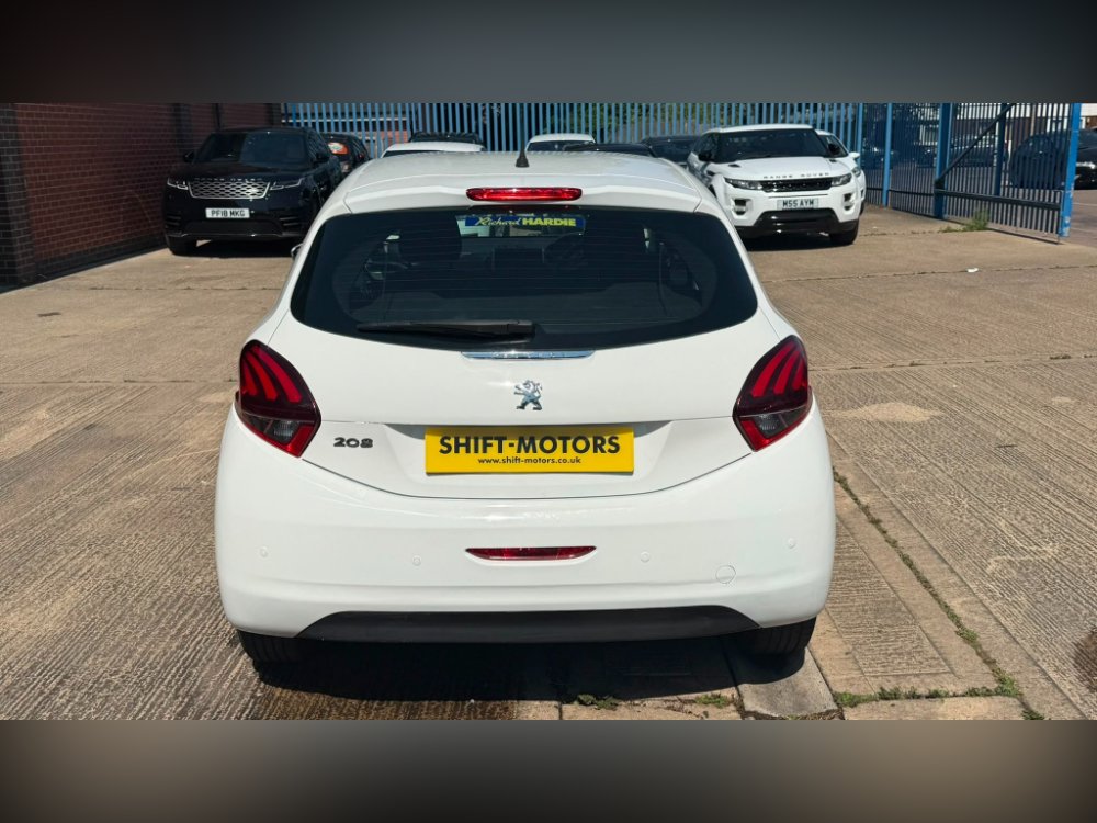 White Peugeot 208 1.6 BlueHDi Active Hatchback 5dr Diesel Manual Euro 6 75 ps